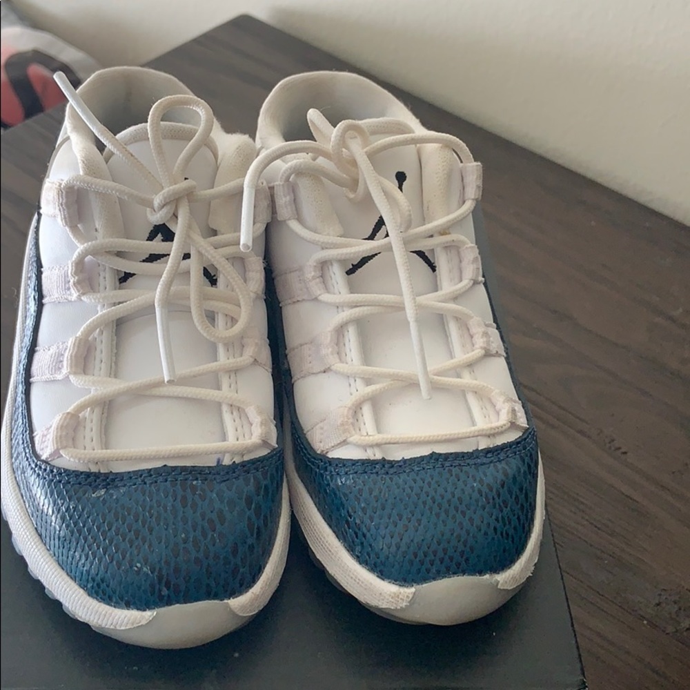 Used Toddler retro 11